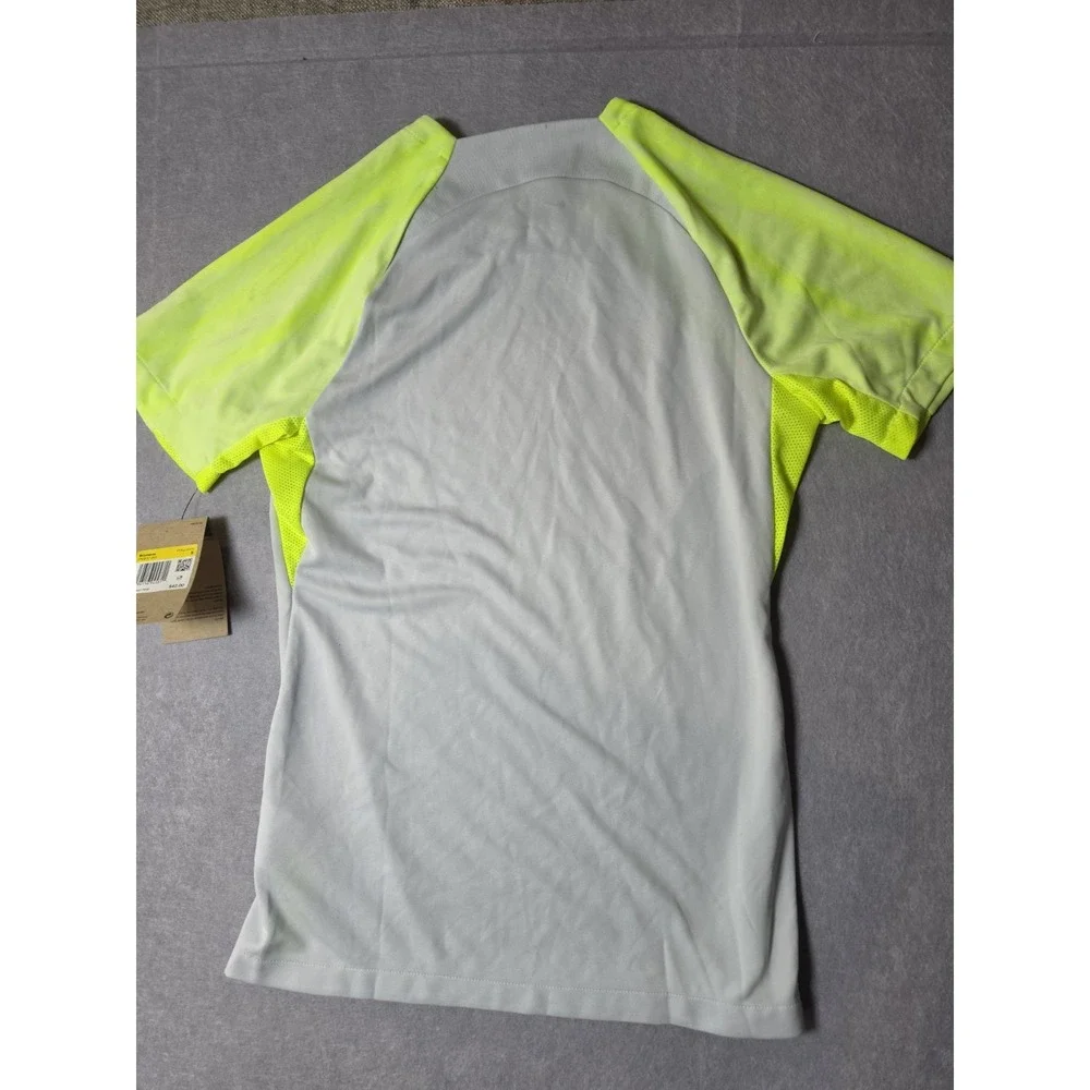 Nike Dri-FIT Strike Women Soccer Top Platinum DX0517-043 Size Small NWT NEW